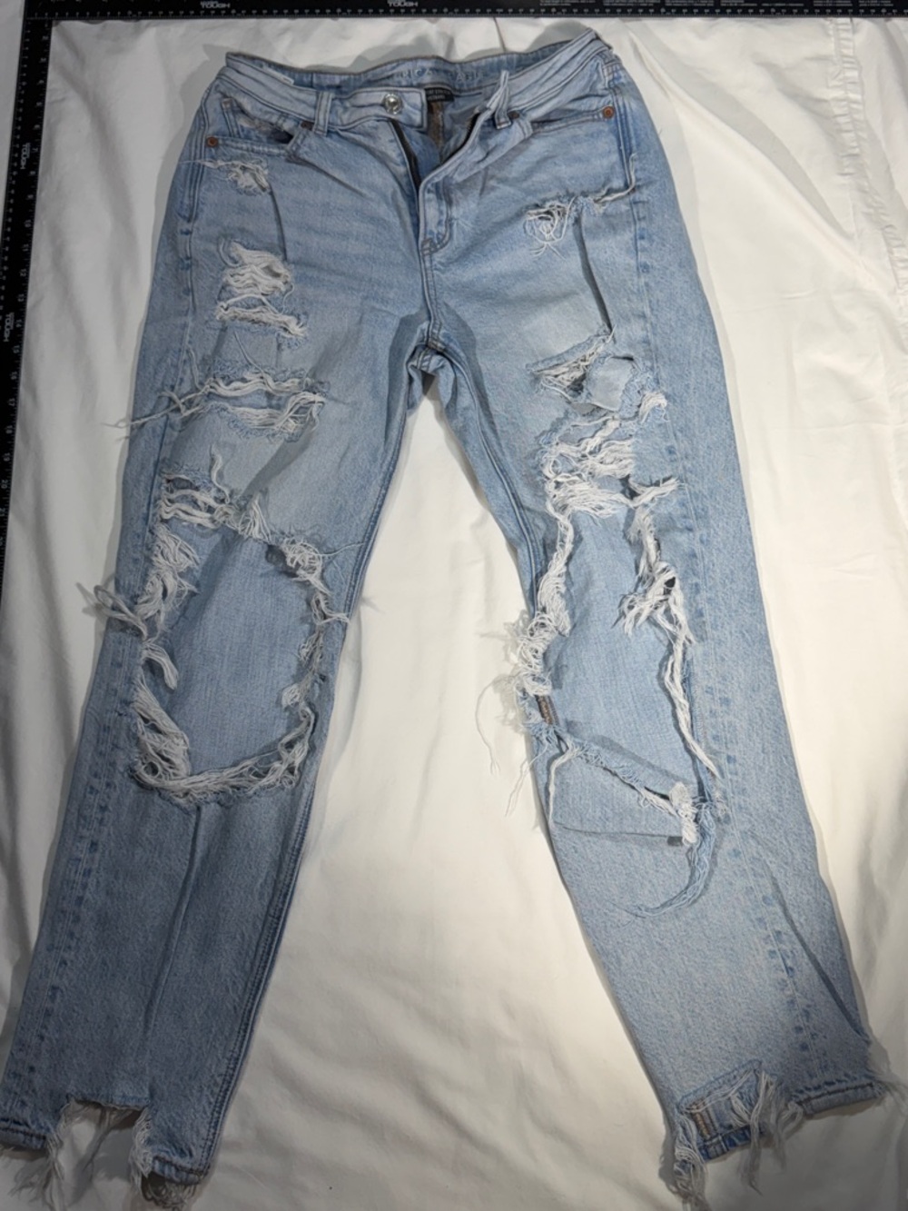 American Eagle Outfitters Light Blue Distressed Boyfriend Jeans